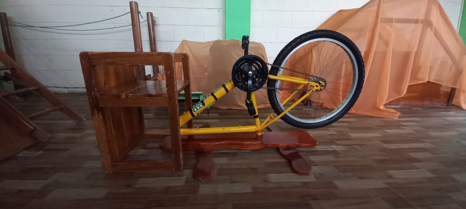 BICICLETA DE LUZ/ LIGHT BIKE