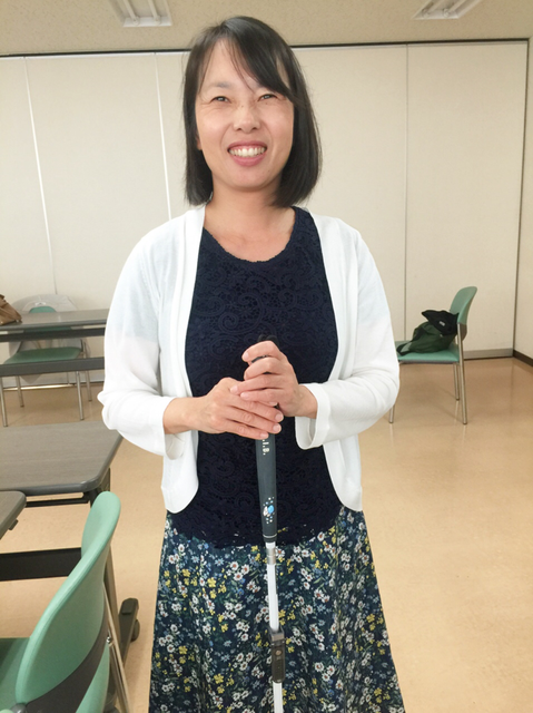 白杖デコ可愛らしい水色系 日本初 視覚障がい者のオシャレを応援する出張型ネイルサロンnail Le Braille 白杖デコ可愛らしい水色系 日本初 視覚障がい者のオシャレを応援する出張型ネイルサロンnail Le Braille