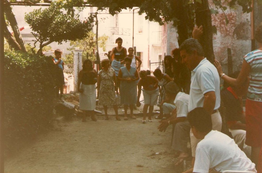 Dove adesso c'è il bar le Canne si giocava a bocce