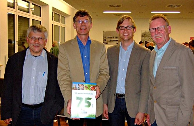 v. l. Hartmut Mai (NABU Landesgeschäftsführer), Dr. Peter Koswig (Vorsitzender NABU Korbach), Jens Deutschendorf (Erster Kreisbeigeordneter) und Reinhold Sude (Magistratsmitglied))