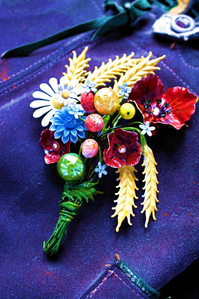 Vintage Bijoux Atelier Bigiotteria Bologna Jewels Artigianato Manufatti Artistici Earrings Orecchini Collane Collier Anelli Bracciali Perle Annarita Vitali Arte Fashion Moda Creazioni Scarpe Pendientes Swarovski Cristalli Necklaces Spille Conchiglie Flore