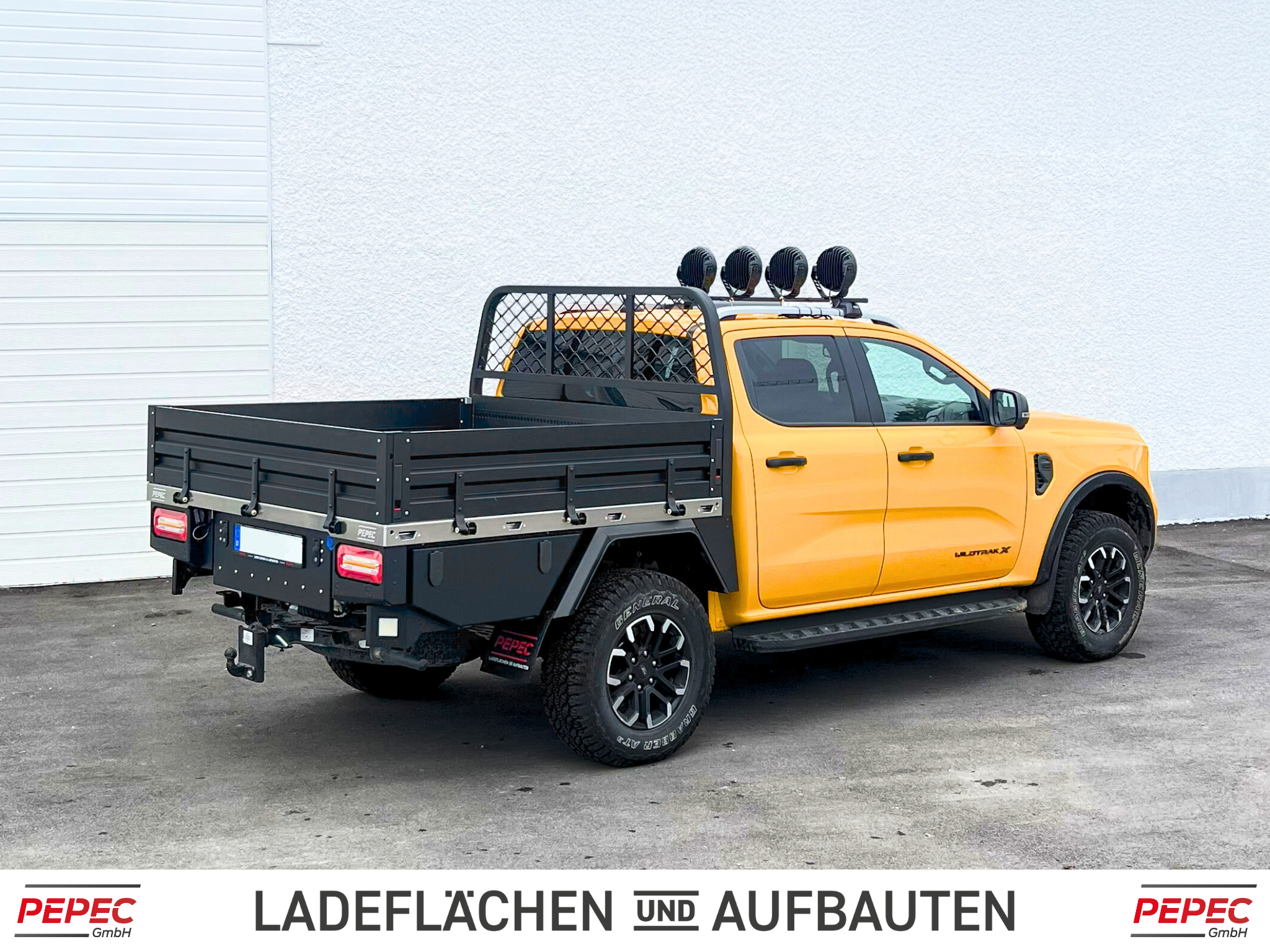 Baustellenfahrzeug Ford Ranger Wildtrack X mit PEPEC Ladefläche, Heckauszug, Bordwänden, Toolboxen und Frontbügel