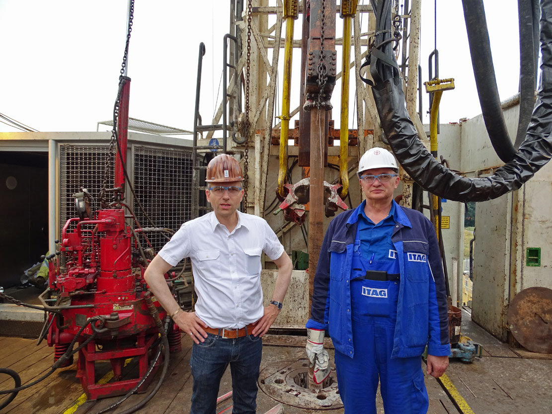 Auf der ITAG Rig 110 mit dem Bohrstellenleiter Herrn Kühnert