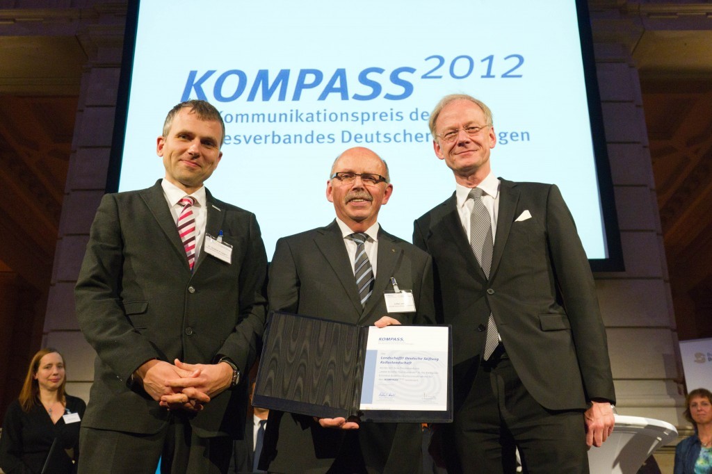 Mit ZEIT-Stiftungsvorstand Prof. Dr. Michael Göring anlässlich der Nominierung für den KOMPASS-Preis 2012
