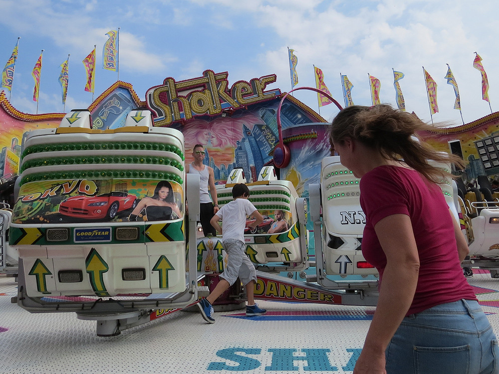 © Copyright 2015 Der SHAKER - DAS Jahrmahrkts-/Kirmes-Fahrgeschäft