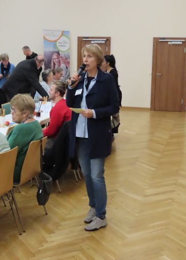 Die Moderation wird begleitet von Carola Biaesch, Geschäftsführerin des LFV Hessen