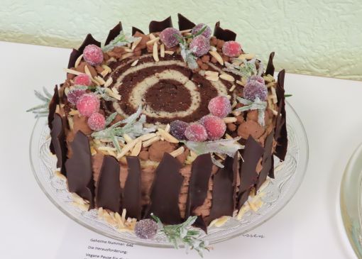vegane Baumstammtorte mit Schokoladencréme