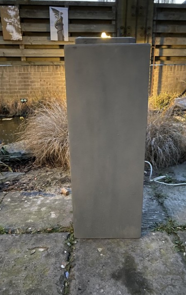 Waterornament  betonlook met ledverlichting van Velda