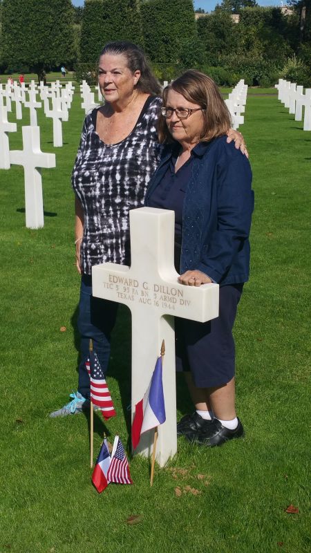 Patsy MILLER et Lanell ALLEN sur la tombe de Edward en 2017