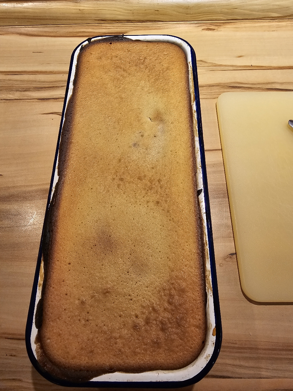 Abgekühlter, fertig gebackener Baumkuchen