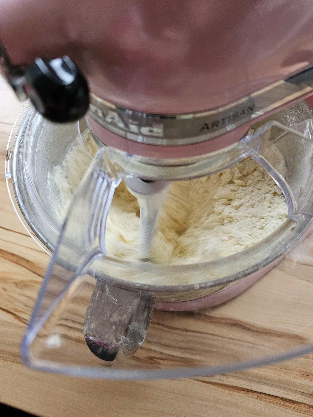 Kneten des Buttergebäckteiges