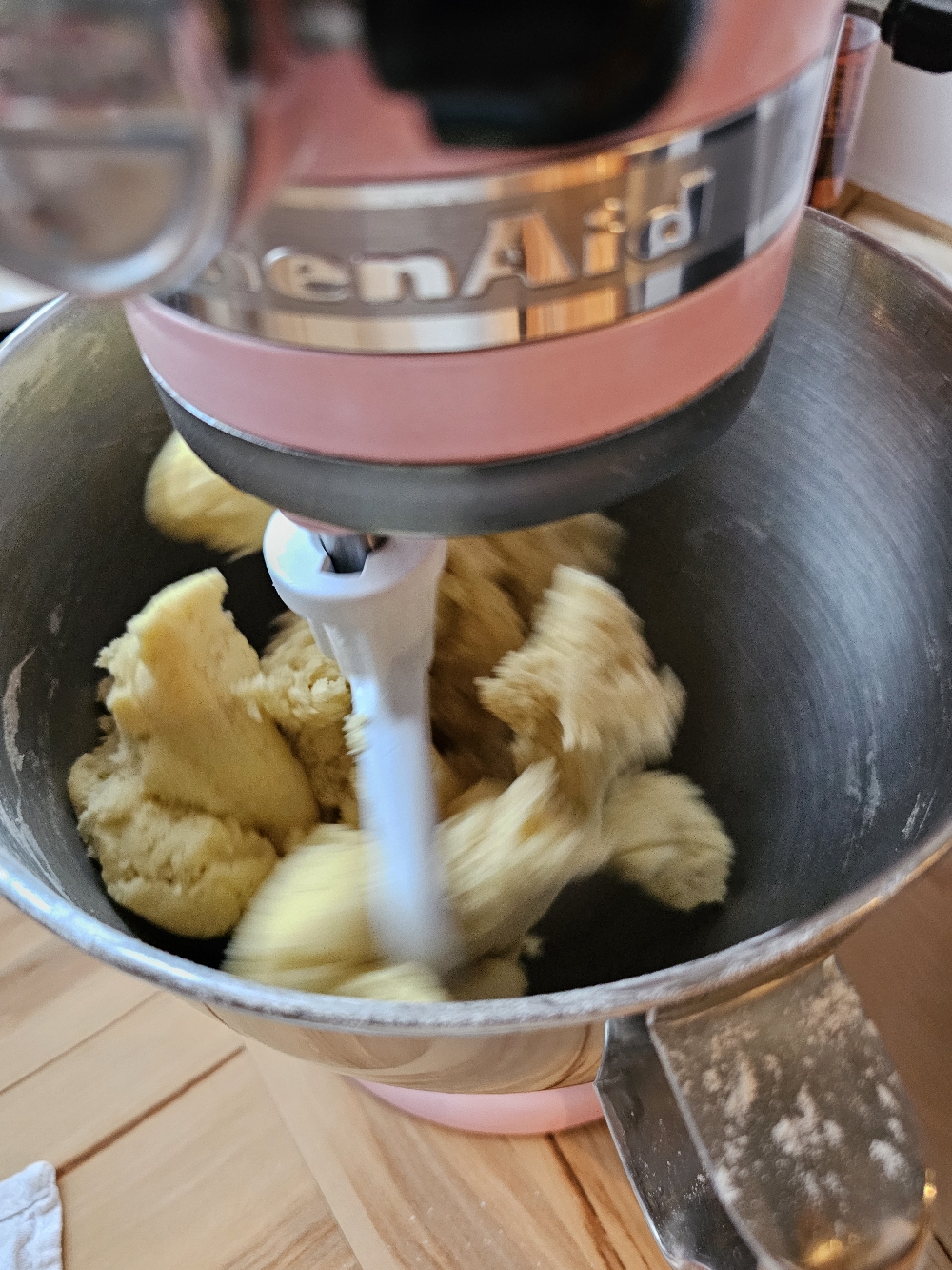 Kneten des Hildabrötchen Teigs