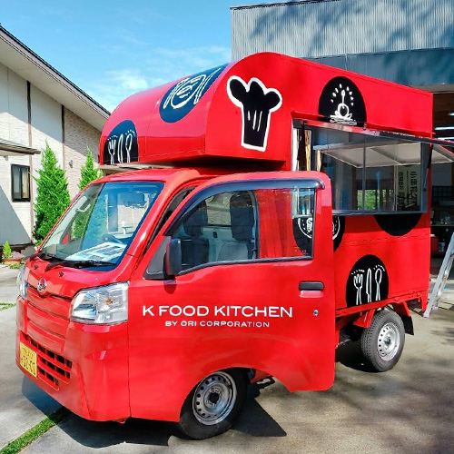［高知］K FOOD KITCHEN様　キッチンカーのラッピングデザイン