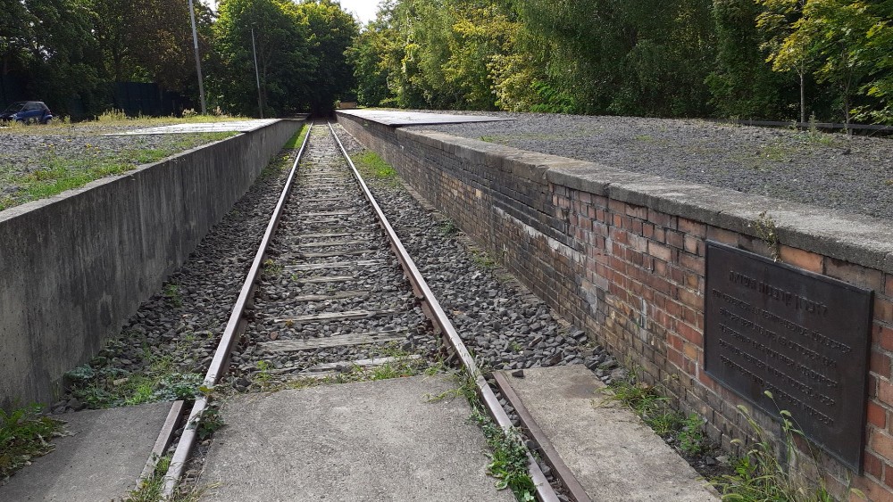 Gleis 17 Bahnhof Grunewald. Abtransport von ca 50000 Juden in den Tod