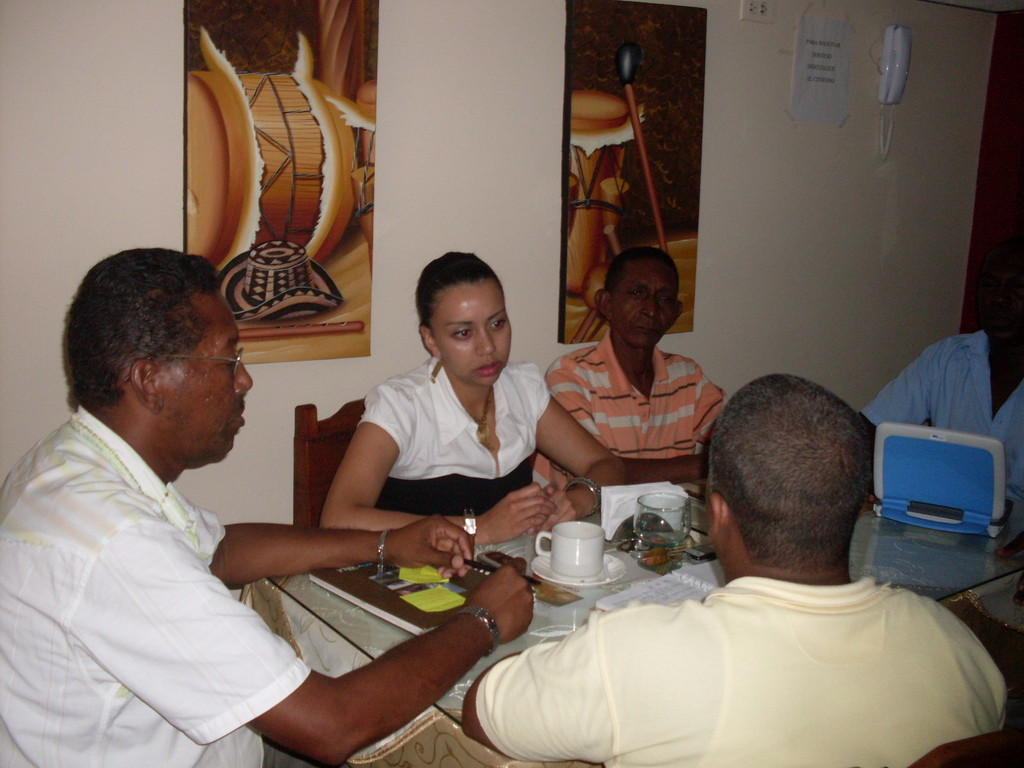 REUNION CON CONSULTORES IRI SOBRE POLITICAS PUBLICAS