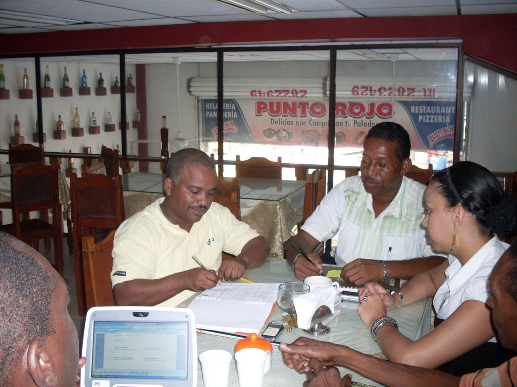 REUNION CON CONSULTORES IRI SOBRE POLITICAS PUBLICAS