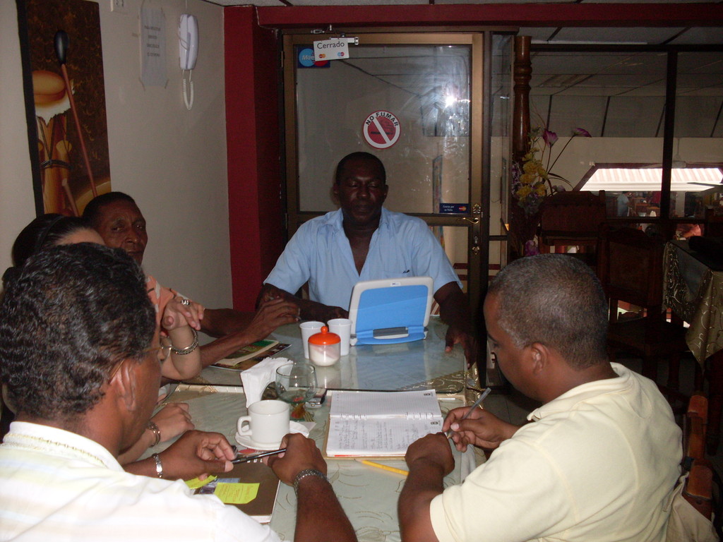 REUNION CON CONSULTORES IRI SOBRE POLITICAS PUBLICAS