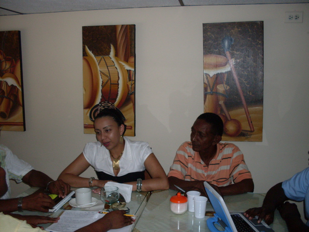 REUNION CON CONSULTORES IRI SOBRE POLITICAS PUBLICAS