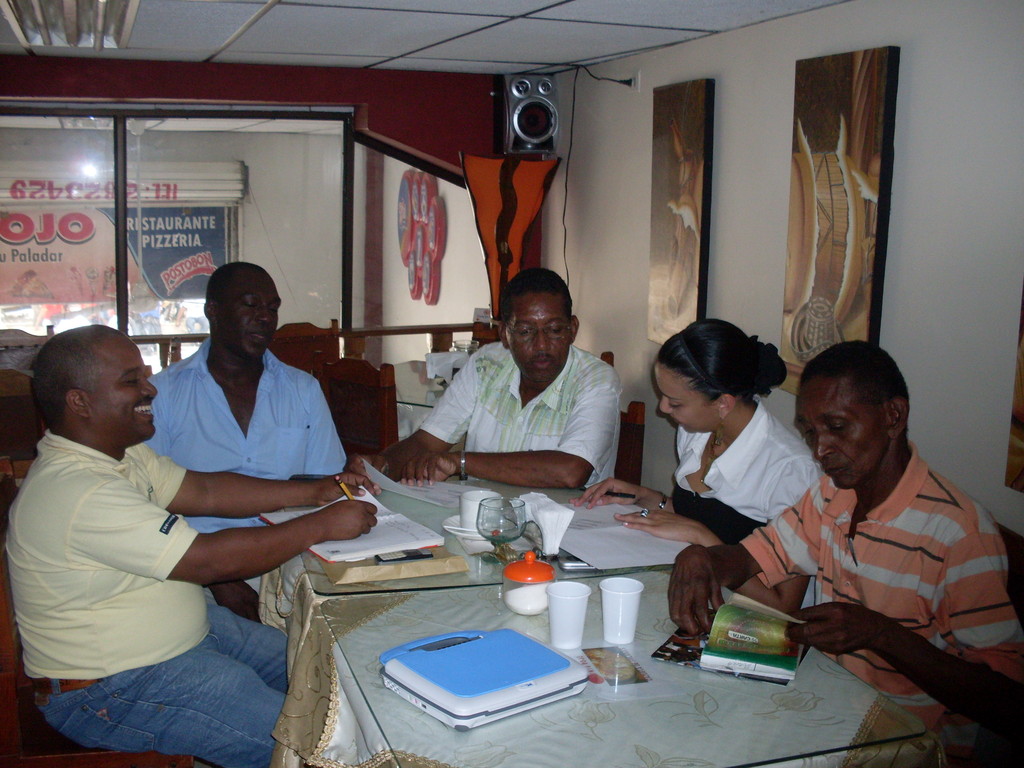 REUNION CON CONSULTORES IRI SOBRE POLITICAS PUBLICAS