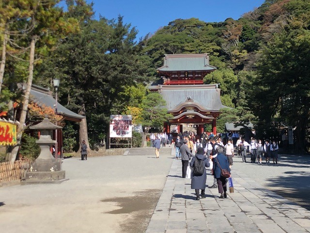 鶴岡八幡宮。