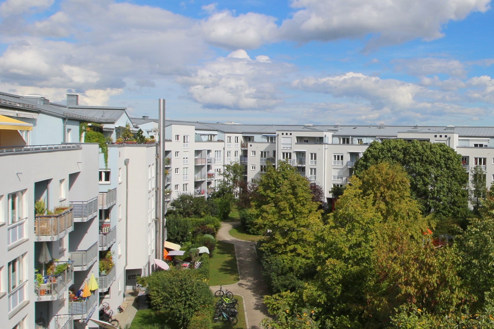 NEU Traumhafte Dachterrassen-Wohnung mit 3 Zimmern in Bogenhausen (Erbpacht)