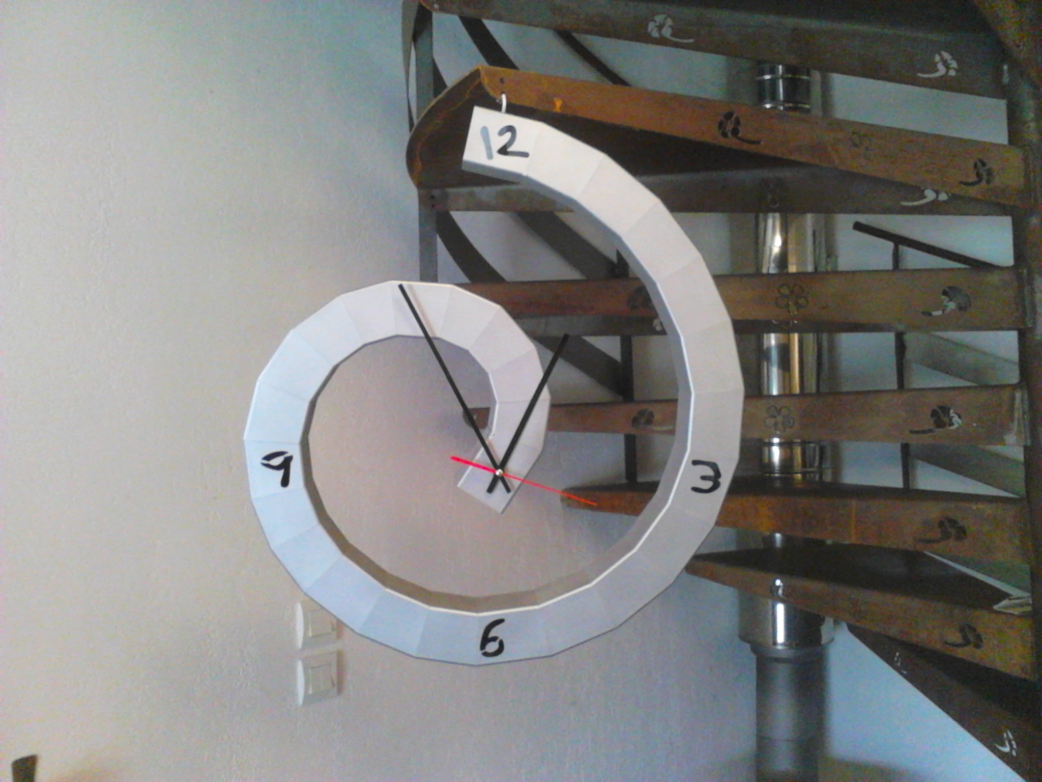 Horloge escargot Acier  diamètre 80 cm
