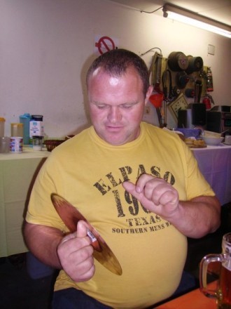 Wird aus Feuchti ein Schlagzeuger?