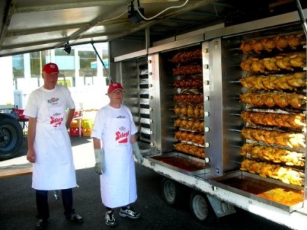 Alle Jahre wieder... unsere Hendlbrater!