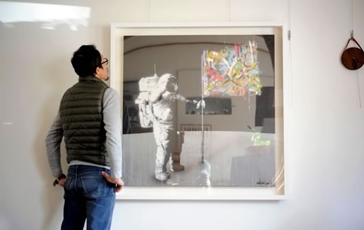 Martin Whatson（マーティン・ワトソン) の１メートルのOne Small Step - キャンバスを額装しました。