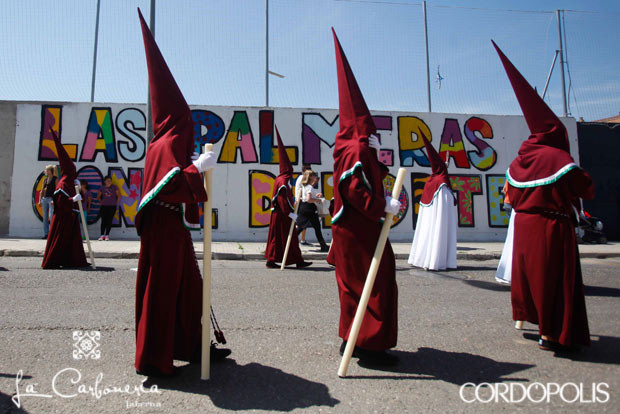 Nazarenos recorrido Semana Santa 2014