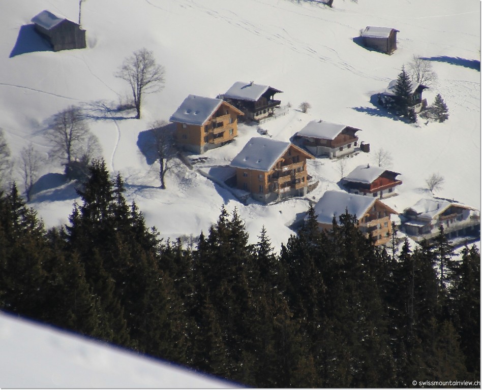 mit Blick hinunter auf swissmountainview.ch.