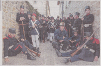 Soldados del ejército liberal esperan para entrar en escena. (Foto: Montxo A.G.)