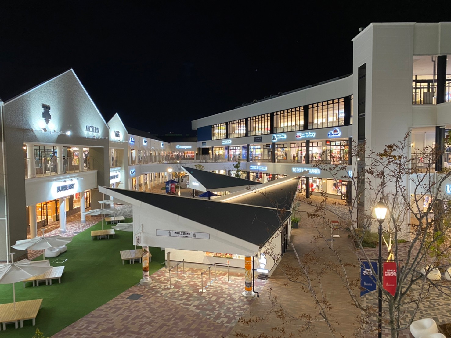臨空名品折扣購物中心（Rinku Premium Outlets）