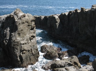 鵜戸岬の奇岩