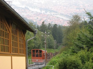 古い型の登山鉄道