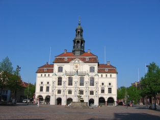  市庁舎