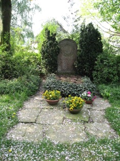 ヴィルヘルム・ブッシュの墓（メヒツハオゼン）