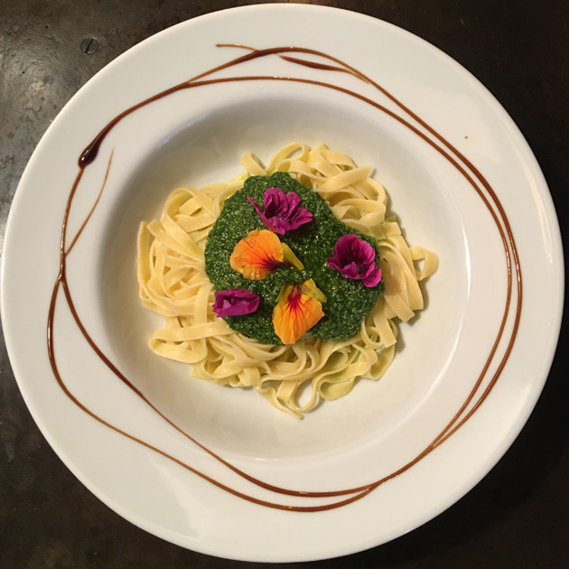 Tagliatelle Pasta saisonal Essen Gourmet Kulinarik Atelier Café Atelier-Café Restaurant Daniel Gisler Kunst Maler Künstler Kunstmaler Krinau Wattwil Toggenburg Ostschweiz St. Gallen SG