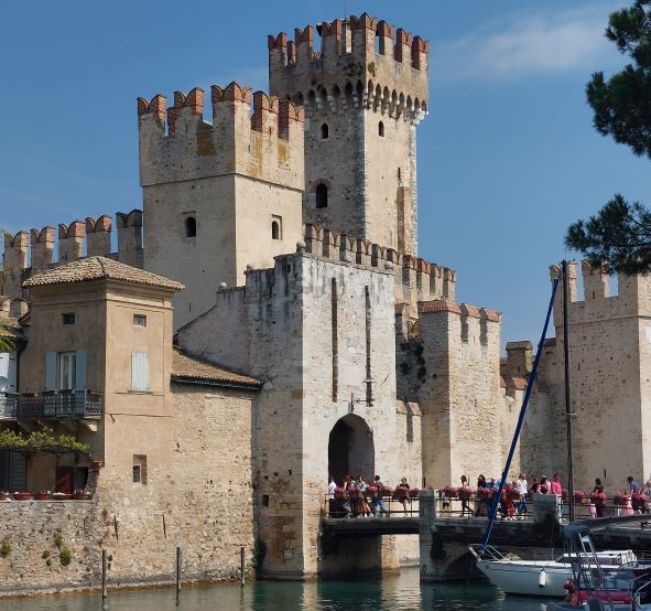 castello scaligero di sirmione