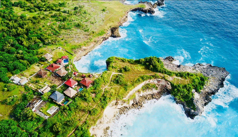 Ceningan Island wooden villa for sale with spectacular ocean views