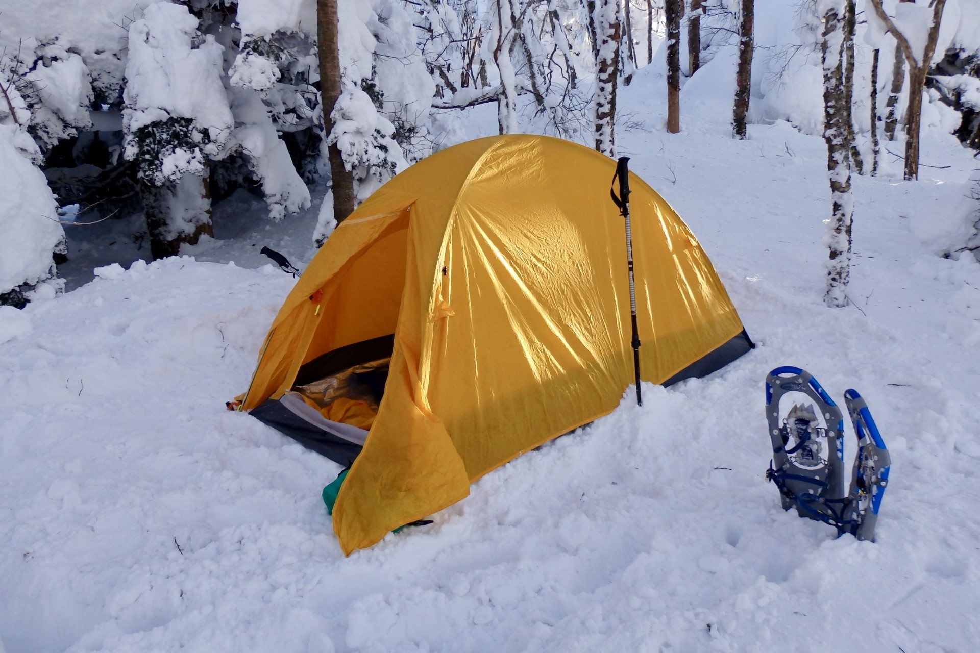 経験豊富なガイドから雪山テントの様々な技と知恵を学べます！