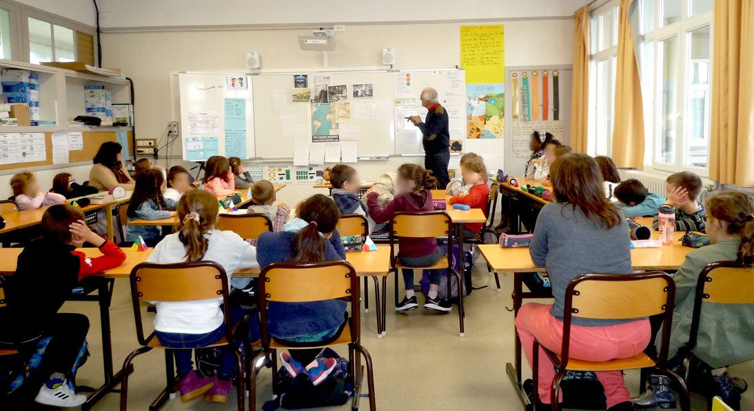 L'Aéropostale dans les écoles