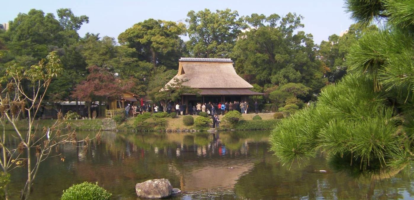 ここは水前寺成趣園（じょうじゅえん、通称:水前寺公園）の非公式ファンサイトです。成趣園の情報量世界一を目指します！            This is unofficial fan site of Suizenji Park in Kumamoto Pref. Japan. English Page            水前寺成趣園は、国の名勝･史跡です。 //                                        //