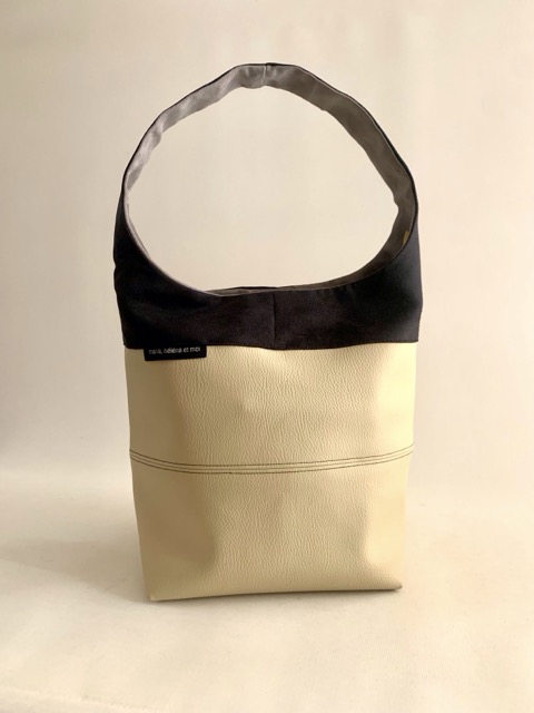 Petit Sacseau Skaï beige Alcantara noir inter gris