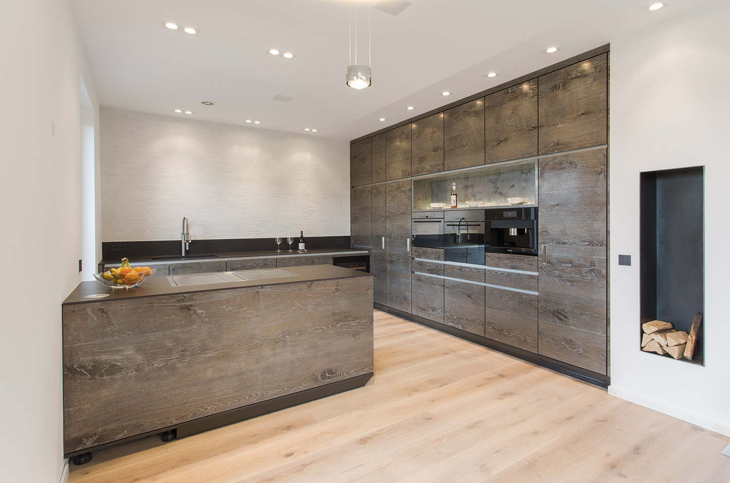 Referenz 04: Individuelle Küche mit Zink veredelt - Holzoberflächen der