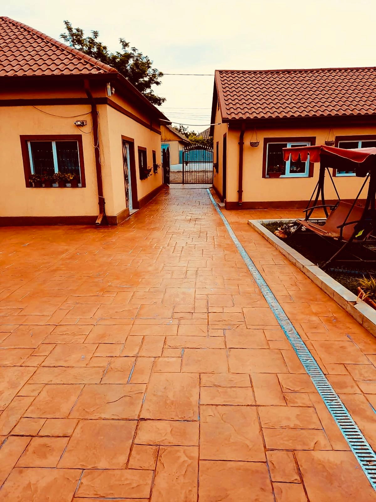 Acasa Pavaje Din Beton Amprentat
