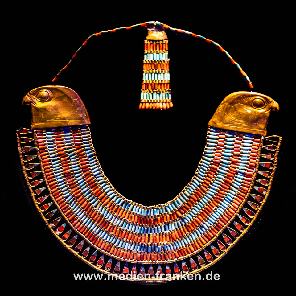 Falkenköpfiges Halsband und Gegengewicht der Prinzessin Neferuptah