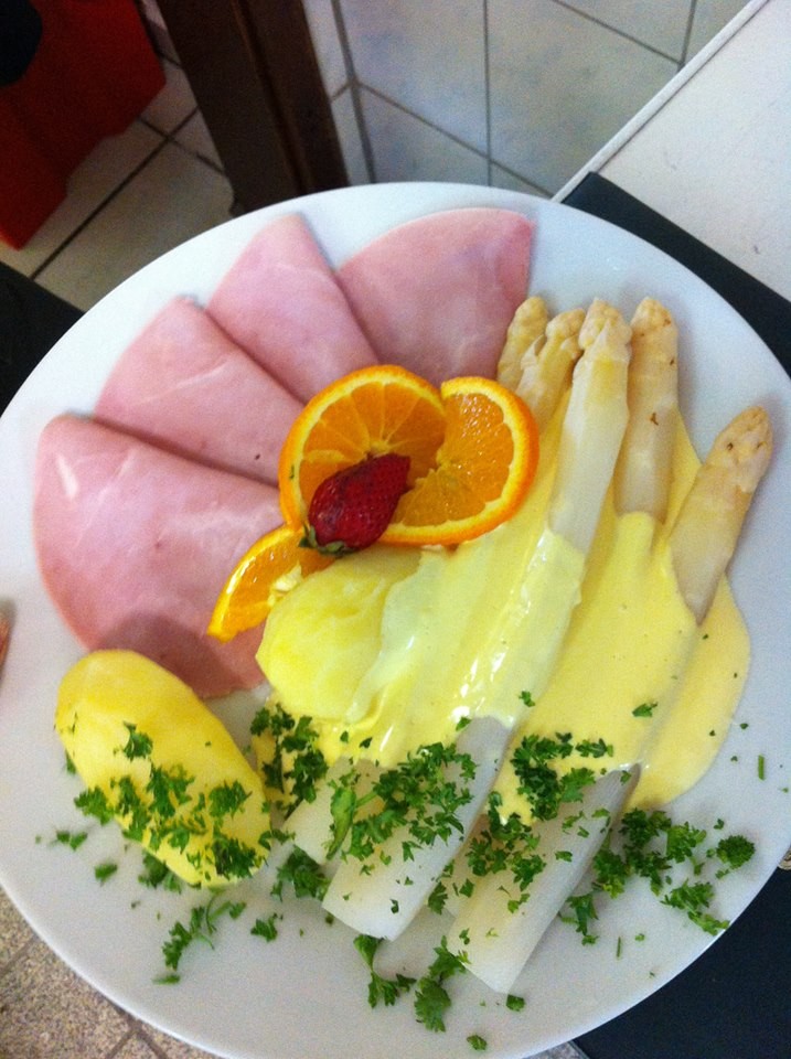 Spargel mit Schinken