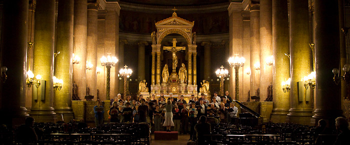 Le choeur et la chef