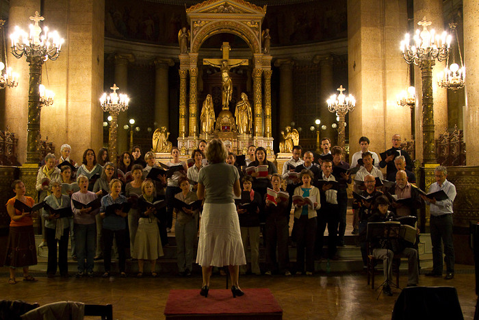 Le choeur et la chef